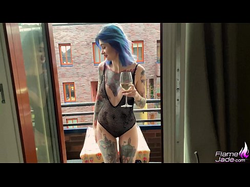 ❤️ Sjajna djevojka sisa gutljajem i strastveno jebe pod otvorenim nebom ❤️❌ Porno u pornografiji bs.josporn-com.ru ❌❤